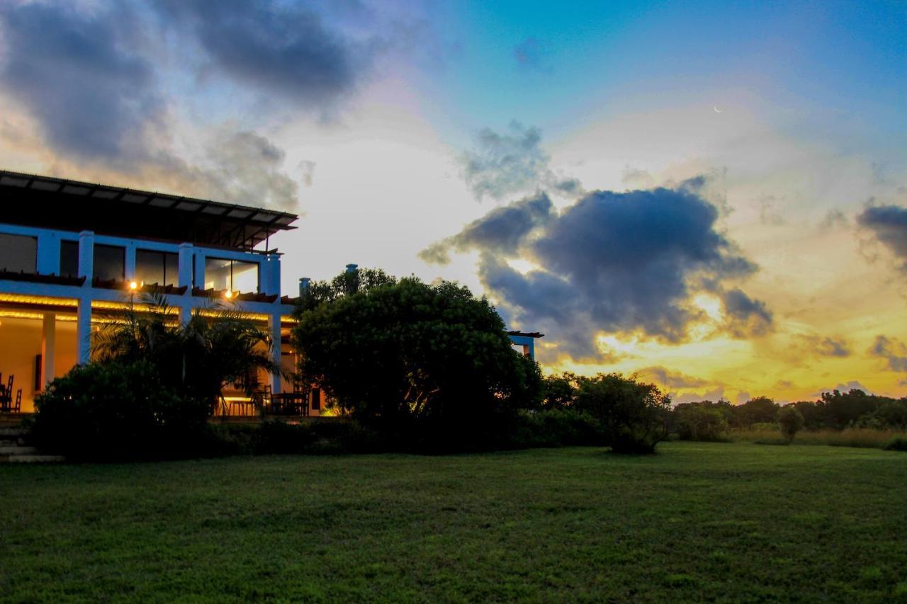 Sky Island Resort Ponta Malongane エクステリア 写真